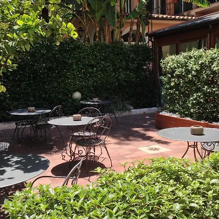 Hotel Select Garden 3*