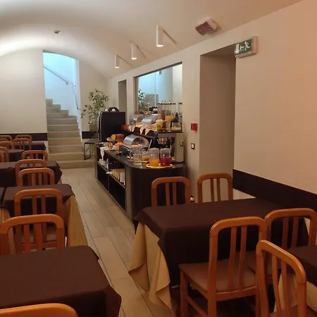 Select Garden Hotel