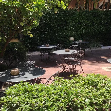 Select Garden 3*