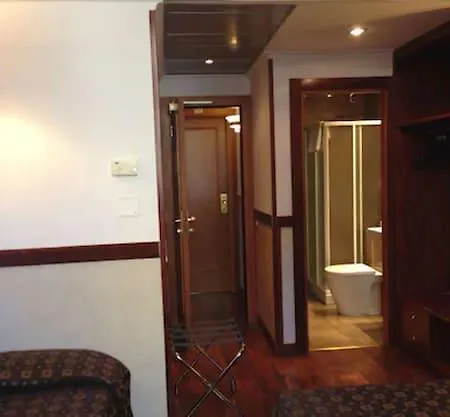 Select Garden Hotel