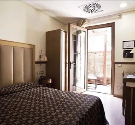 Hotel Select Garden 3*