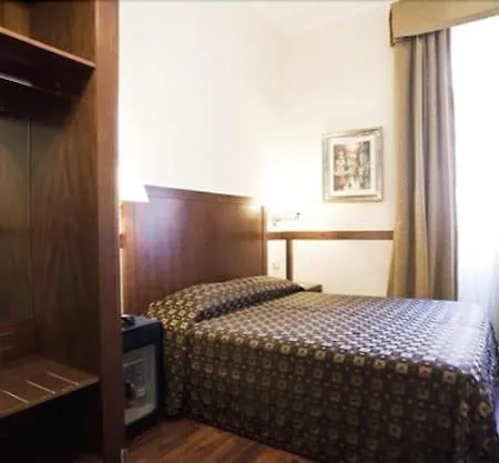 Hotel Select Garden 3*