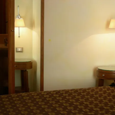 Hotel Select Garden 3*