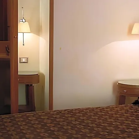 سيليكت غاردين فندق