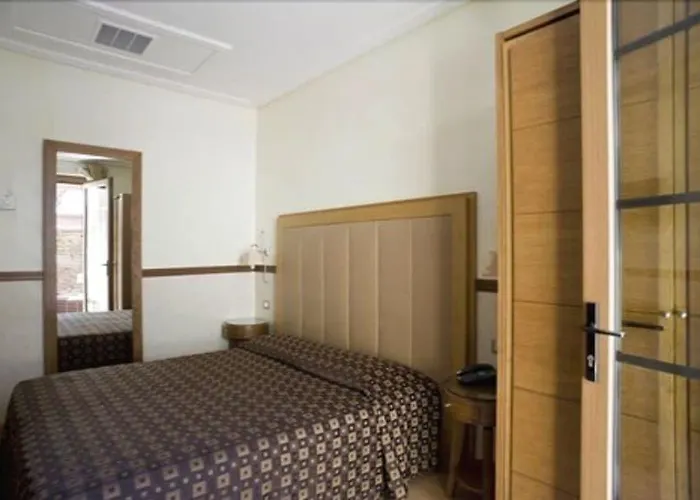 Hotel Select Garden 3*