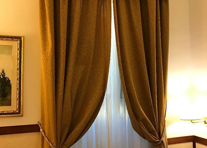 Select Garden Hotel 3*