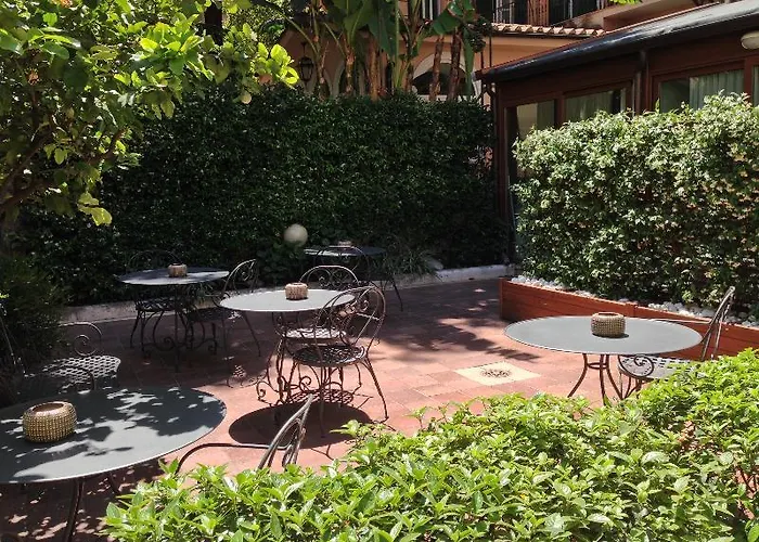 Hotel Select Garden 3*