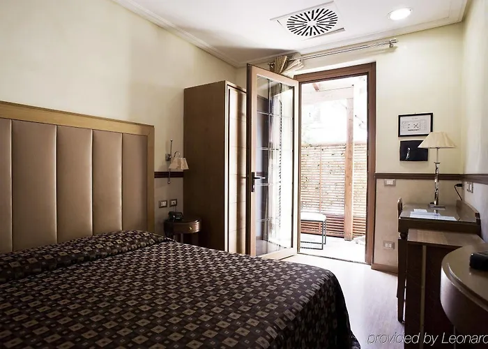 Select Garden Hotel