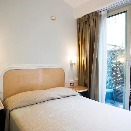 Select Garden Отель