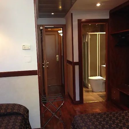 Select Garden Отель