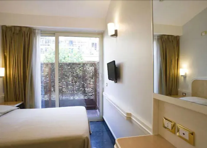 Select Garden Hotel 3*